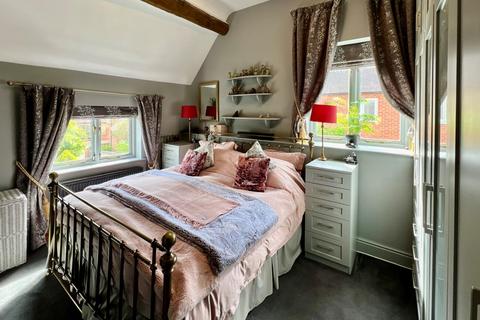 2 Owlets End, Barton, Alcester, B50 4ND