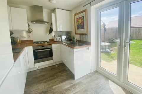 2 bedroom semi-detached house for sale, Nonsuch Avenue, Stratford upon avon