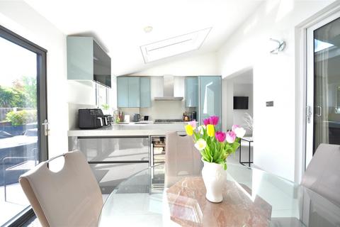 84 Midhurst Hill, Bexleyheath, DA6 7NL