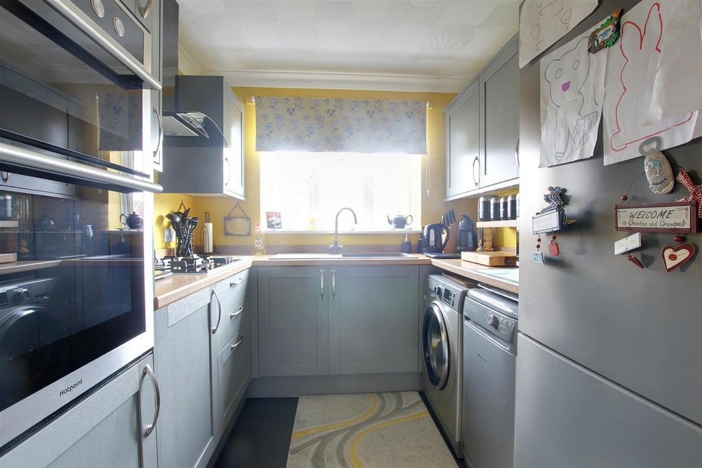 Aqua Drive, Mablethorpe LN12 2 bed detached bungalow for sale £260,000
