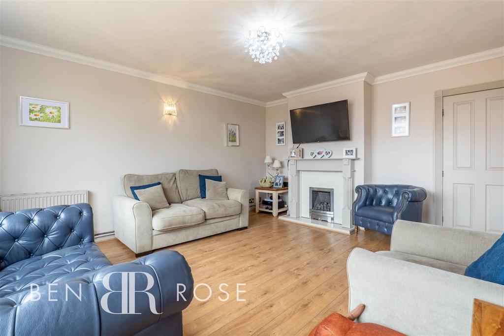 The Warings, Heskin, Chorley 4 bed detached house for sale £359,995