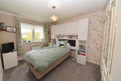 2 bedroom flat for sale, Waterward Close, Birmingham B17
