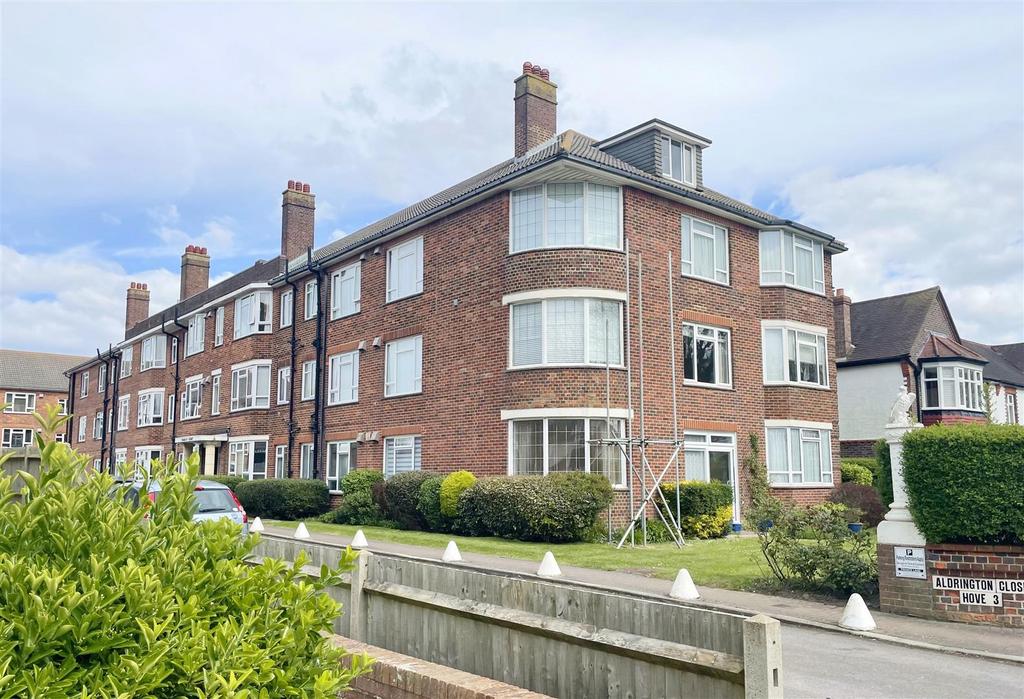 Cranley Court, Aldrington Close, Hove 1 bed apartment for sale £240,000