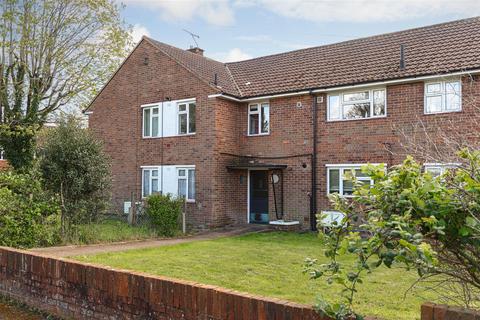 2 bedroom flat for sale, Atherfield Road, Reigate