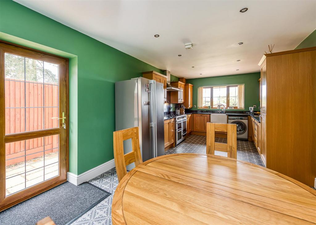 Mimosa Lodge-kitchen1.jpg