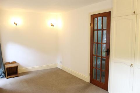 1 bedroom detached house to rent, Marple Road, Chisworth, Glossop