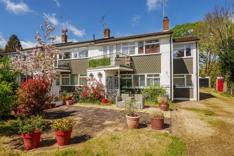 4 bedroom terraced house for sale, Plough Road, Hampshire GU46