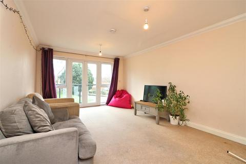 2 bedroom apartment for sale, Gloucester Court, Hatfield, Herts, AL10