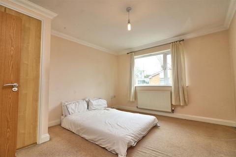 2 bedroom apartment for sale, Gloucester Court, Hatfield, Herts, AL10