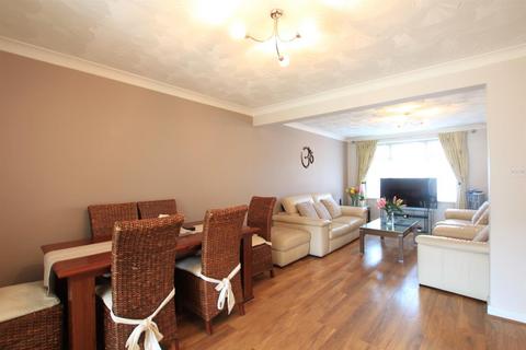 3 bedroom terraced house for sale, Clevedon Gardens, Cranford TW5