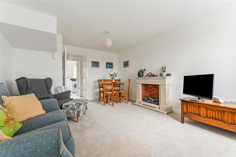 3 bedroom end of terrace house for sale, Saddle Way, Andover