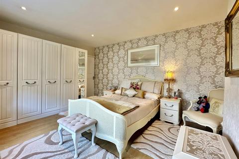 2 bedroom semi-detached bungalow for sale, Follafield Park, Higher Brixham, Brixham