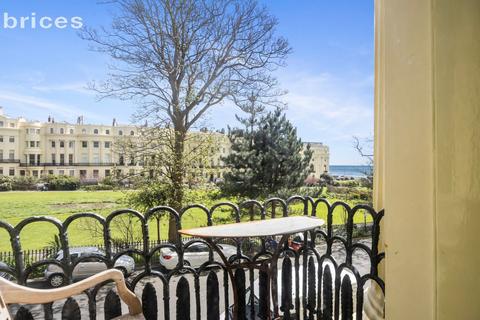 2 bedroom flat for sale, Brunswick Square, Hove, BN3