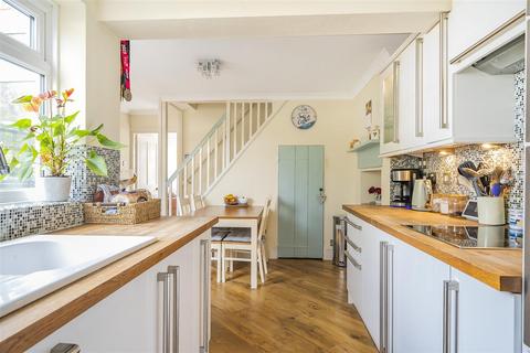 2 bedroom end of terrace house for sale, North Street, Headcorn