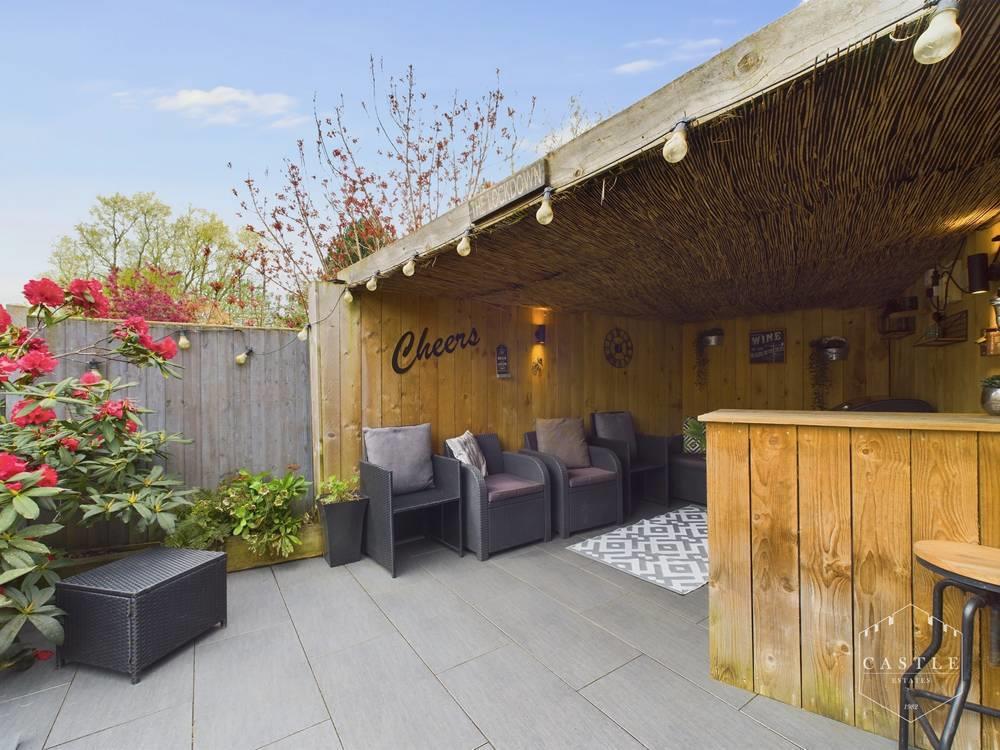 Rear garden entertaining area