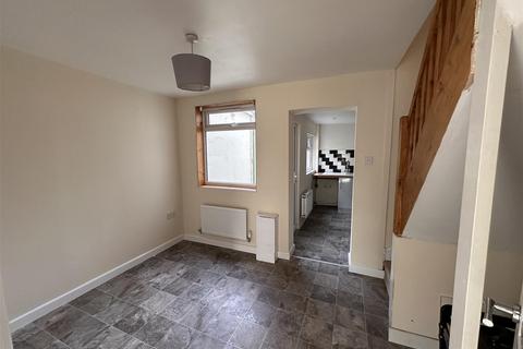 3 bedroom cottage to rent, Brackley Road, Towcester