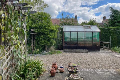 2 bedroom detached bungalow for sale, Withington Road, Helmsley, York