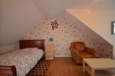 2 bedroom maisonette to rent, Park Road, Wembley, Middlesex, HA0 4AS