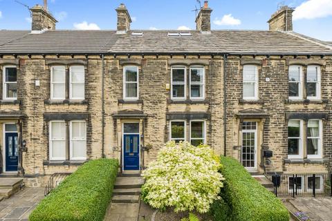 5 bedroom terraced house for sale, Thornhill Street, Calverley, LS28