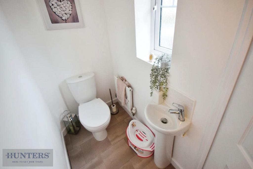 Ground Floor W/c