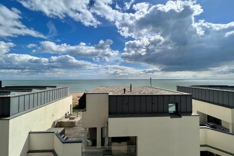 3 bedroom end of terrace house for sale, Fishermans Beach, Hythe