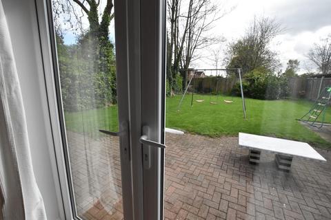 6 Burringham Road, Scunthorpe, DN17 2BB