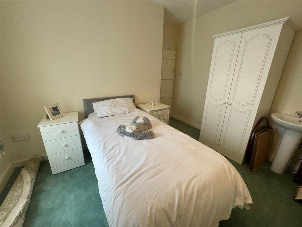 Bedroom 2: