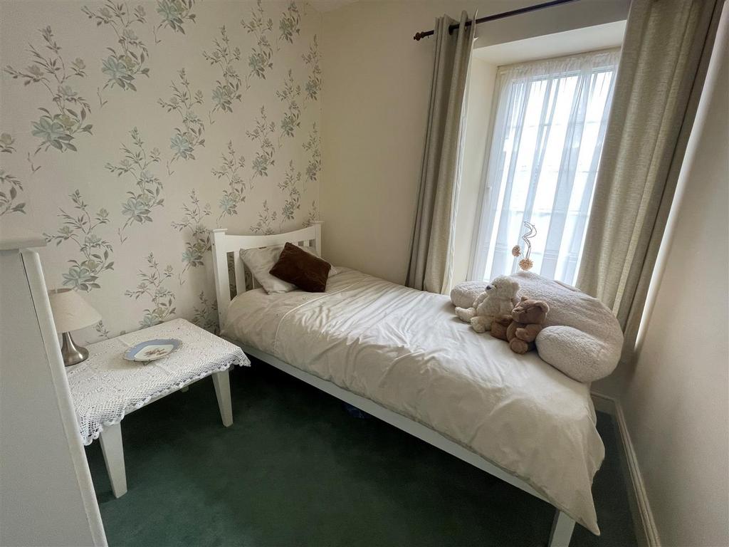 Bedroom 3: