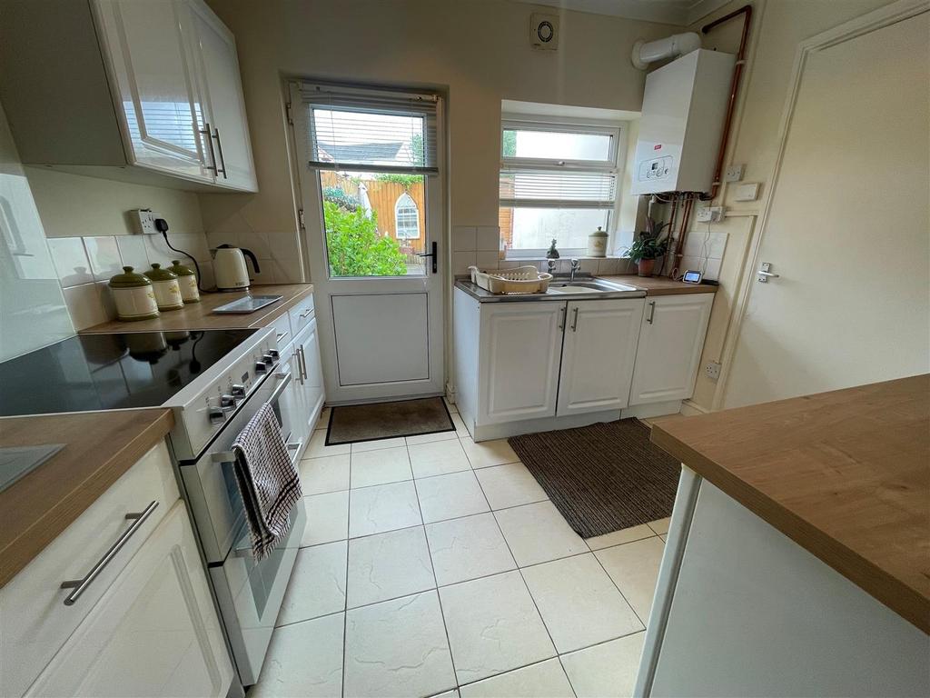 Kitchen: