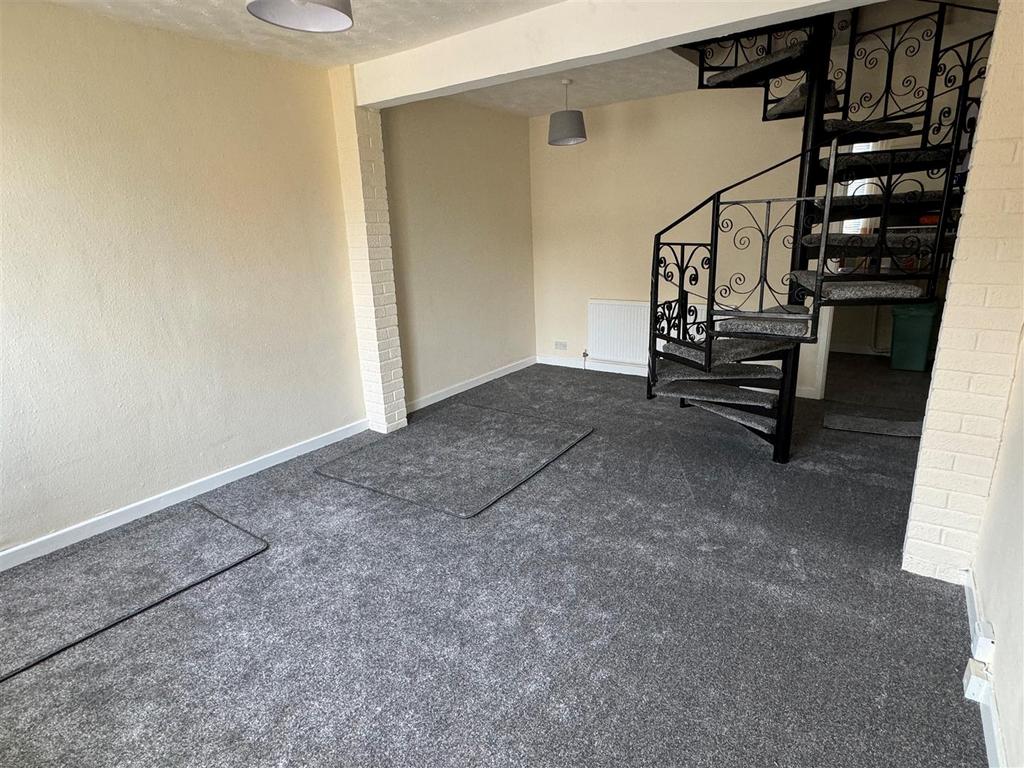 Frome Road, Trowbridge 2 bed terraced house for sale £165,000