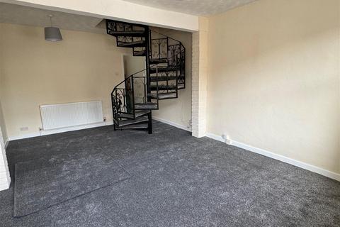 68 Frome Road, Trowbridge, BA14 0DG
