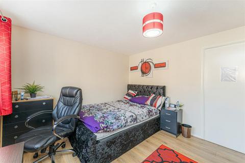 1 bedroom flat for sale, Seymour Road, London