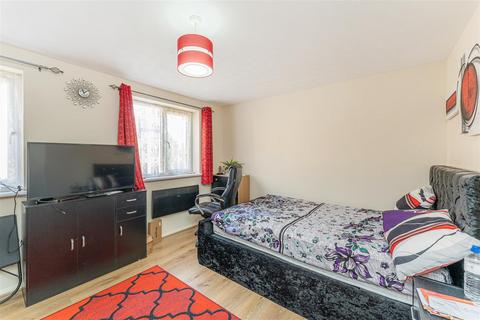76 Viking Place, London, E10 7ND