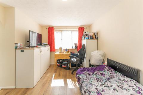 76 Viking Place, London, E10 7ND