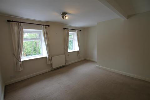 1 bedroom end of terrace house to rent, Keighley Road, Silsden