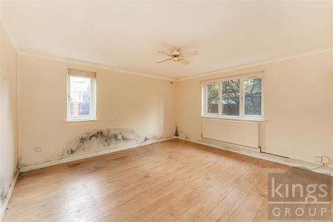 1 bedroom flat for sale, Green Pond Close, London