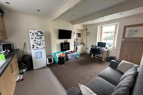 2 bedroom end of terrace house to rent, Ingrow Lane, Keighley