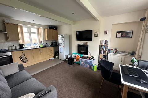 2 bedroom end of terrace house to rent, Ingrow Lane, Keighley