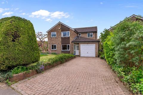 4 bedroom detached house for sale, Kirkhills, Leeds LS14