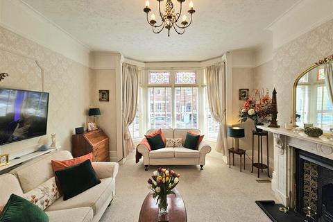 1 bedroom ground floor flat for sale, Bedford Grove, Eastbourne BN21
