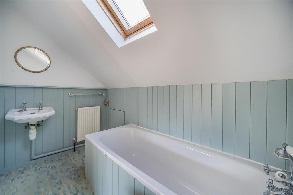 En Suite Bathroom