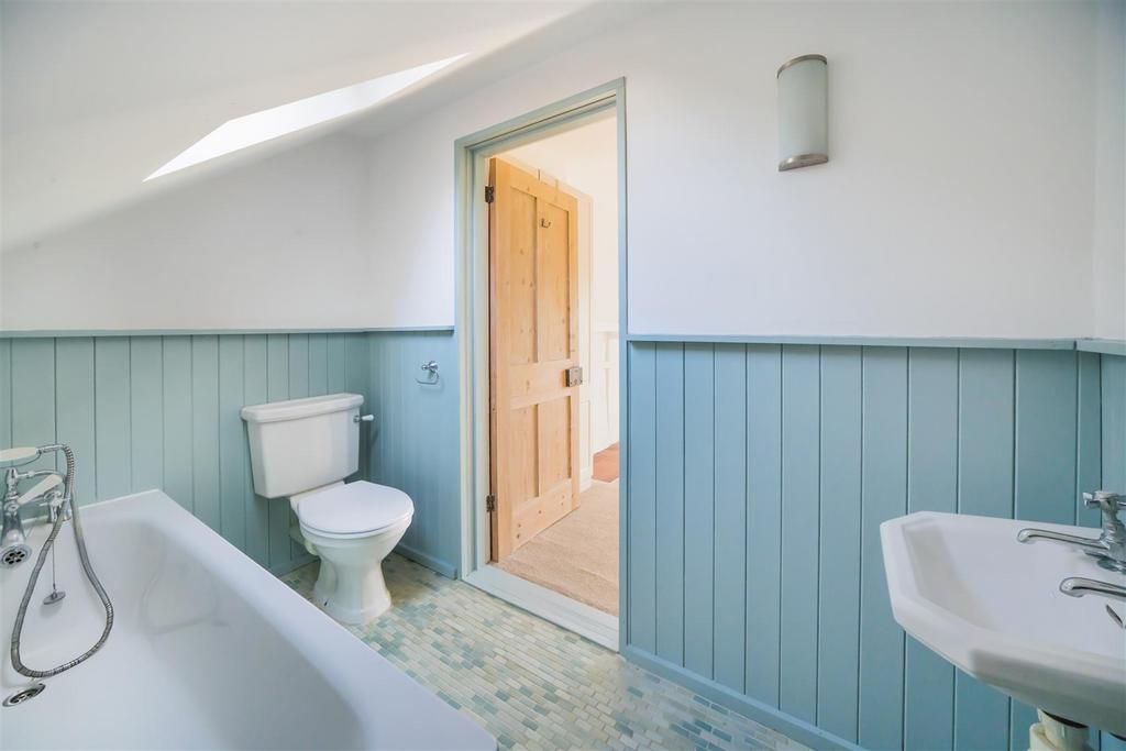 En Suite Bathroom