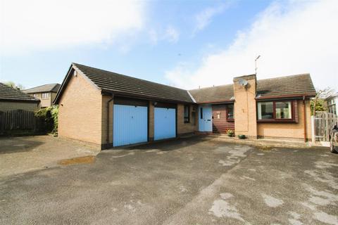 3 bedroom detached bungalow for sale, Green Lane, Brighouse HD6