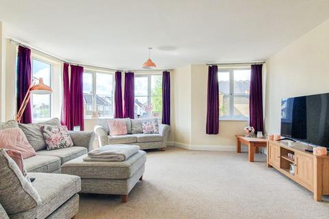 1 bedroom apartment to rent, Walton Lodge, Walton Road, Hoddesdon