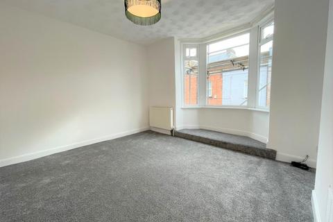 4 bedroom terraced house to rent, Hoxton Road, Scarborough