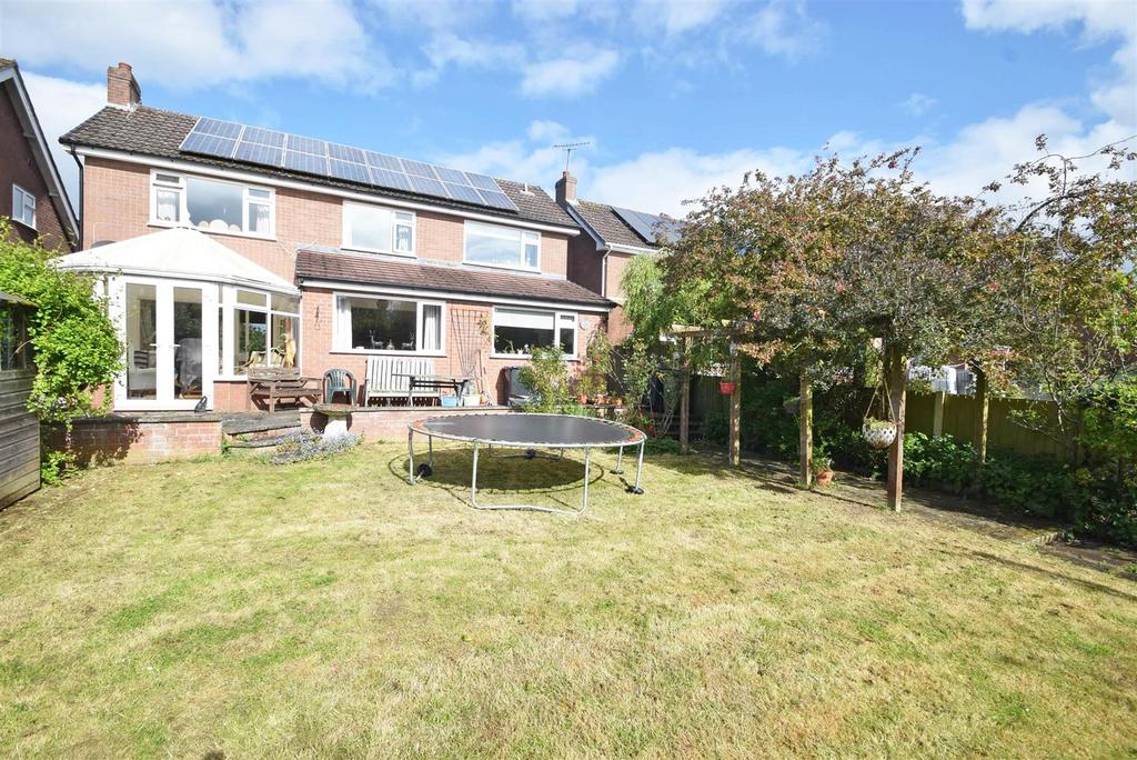Larkhill Road, Copthorne, Shrewsbury 4 bed detached house for sale £
