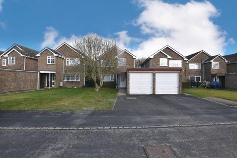3 bedroom detached house for sale, Ropley Close, Tadley RG26