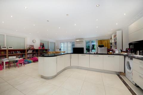 5 bedroom house to rent, Birkdale Road, W5