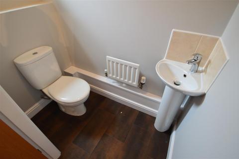 4 bedroom house to rent, Boothdale Drive, Manchester M34