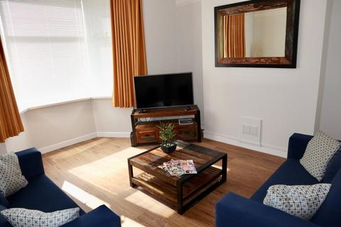 4 bedroom terraced house to rent, Norfolk Street, Swansea SA1